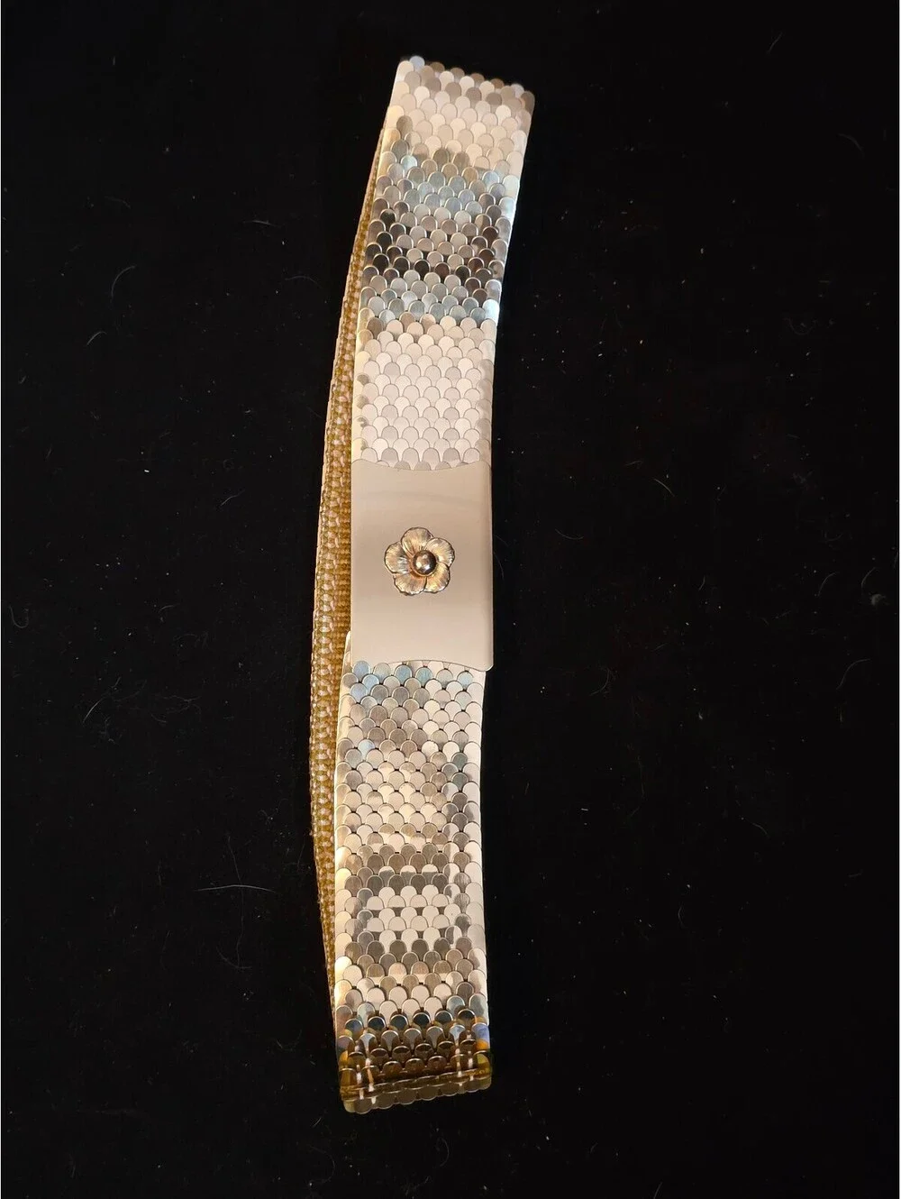 Vintage 1970's Gold Tone Fish Scale Stretch Belt with Flower Clasp